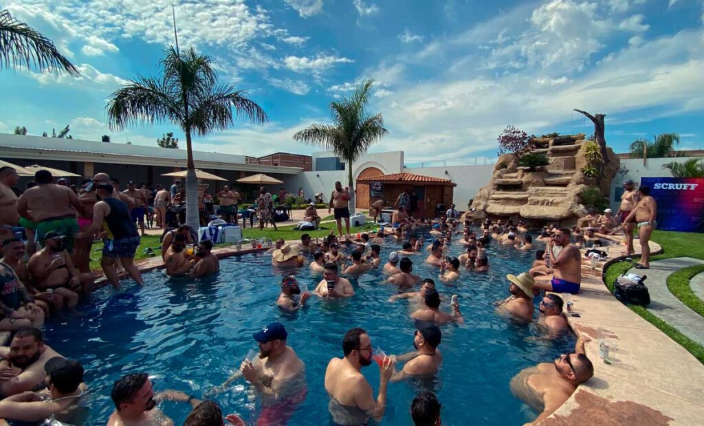 Mad.Bear & Bearland Pool Party, Guadalajara.